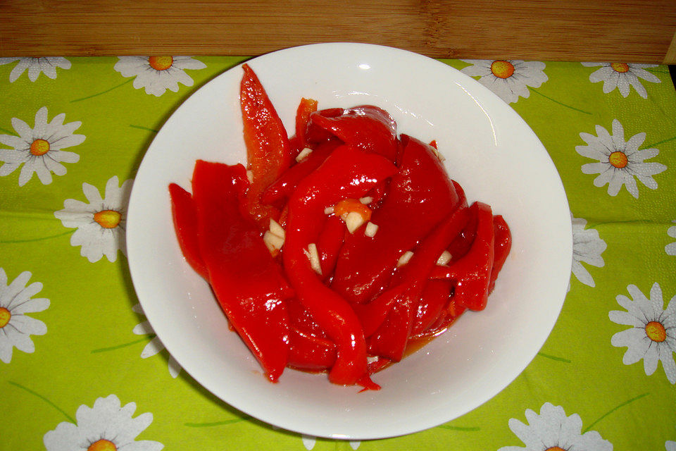 Eingelegte Paprika mit Knoblauch