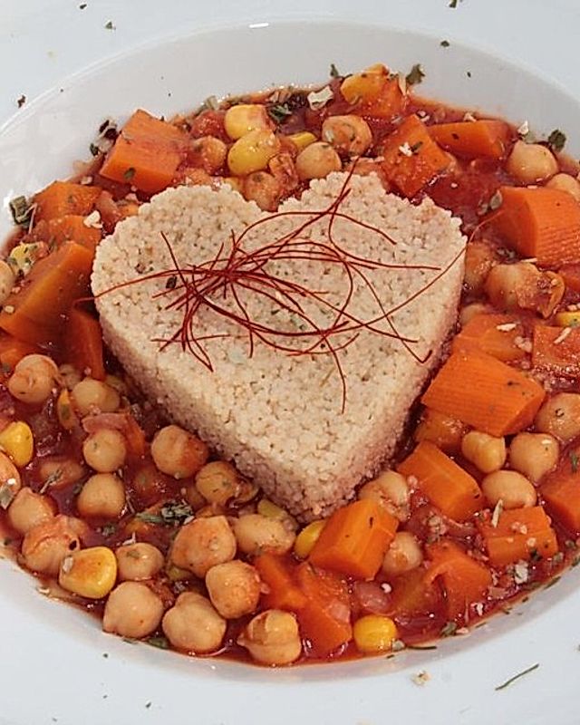 Couscous mit würzigem Kichererbsen-Stew