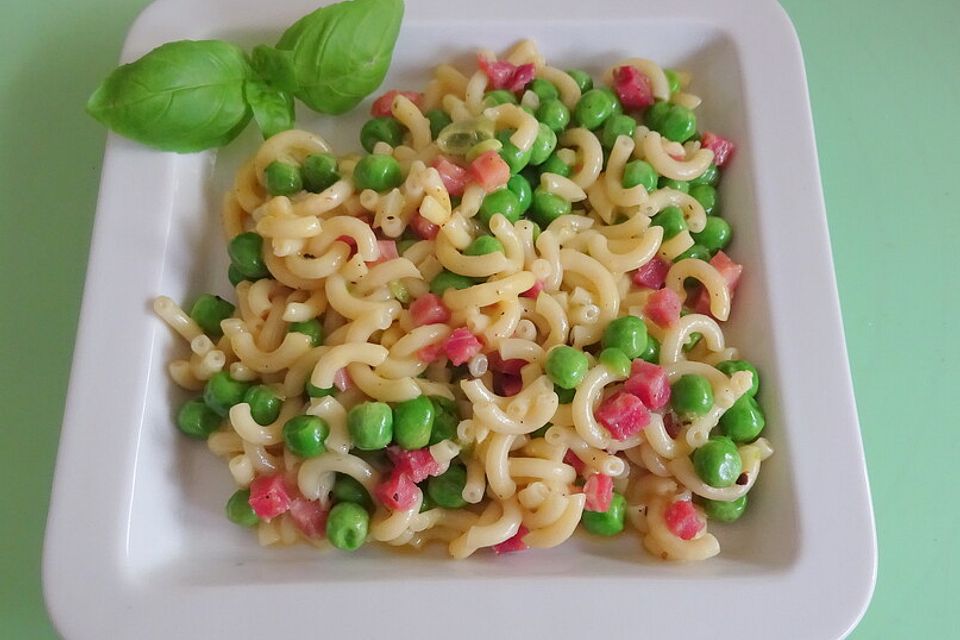 Spaghetti carbonara mit Erbsen