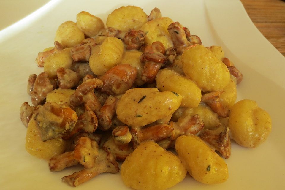 Gnocchi mit Pfifferlingen und Salbei