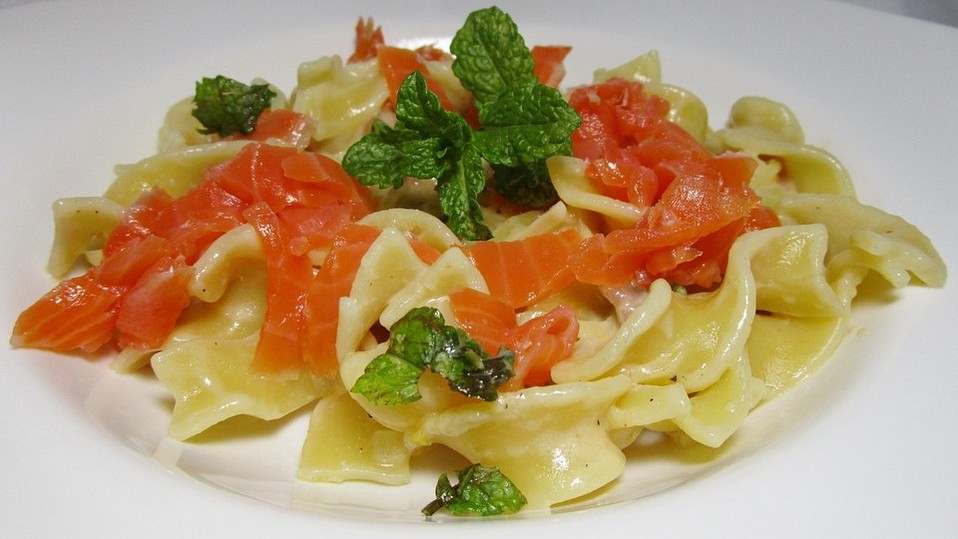 Nudeln mit Räucherlachs und Ziegenkäse von steffi0109