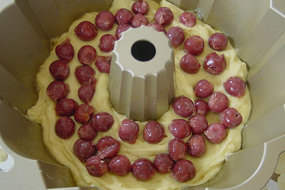 Kirsch - Eierlikör - Napfkuchen