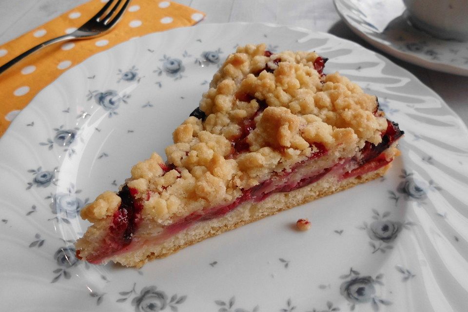 Pflaumenkuchen mit Streuseln