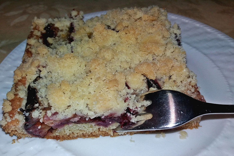 Omas Streusel - Zwetschgenkuchen mit Mürbteig