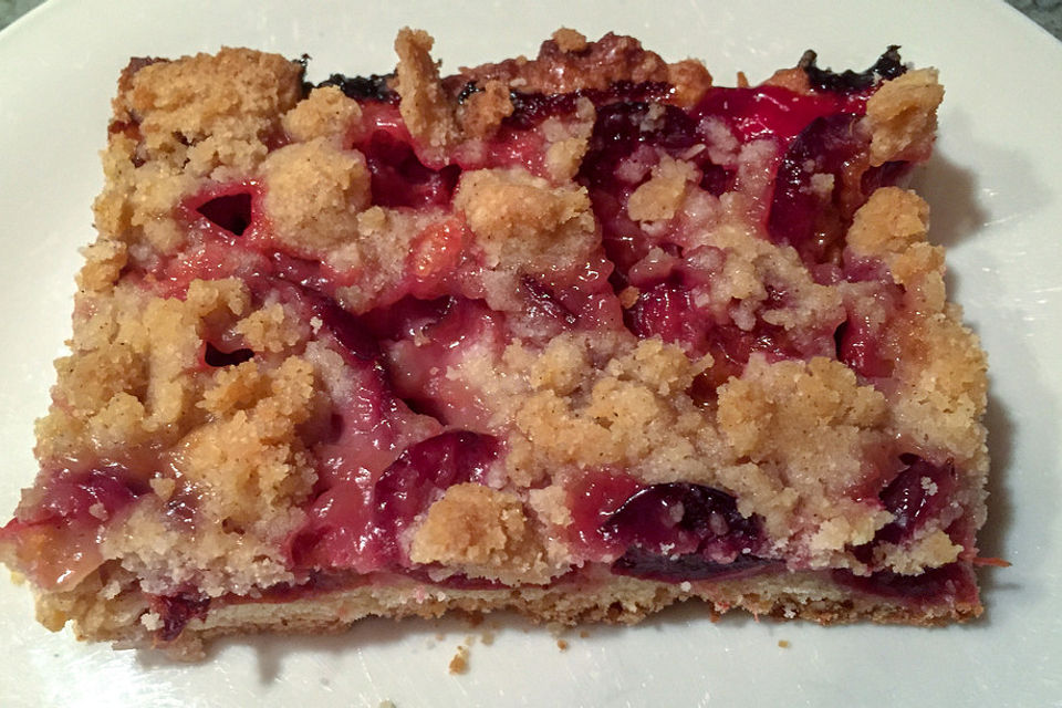 Omas Streusel - Zwetschgenkuchen mit Mürbteig