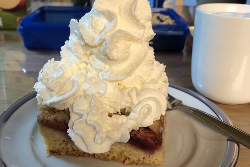 Omas Streusel - Zwetschgenkuchen mit Mürbteig