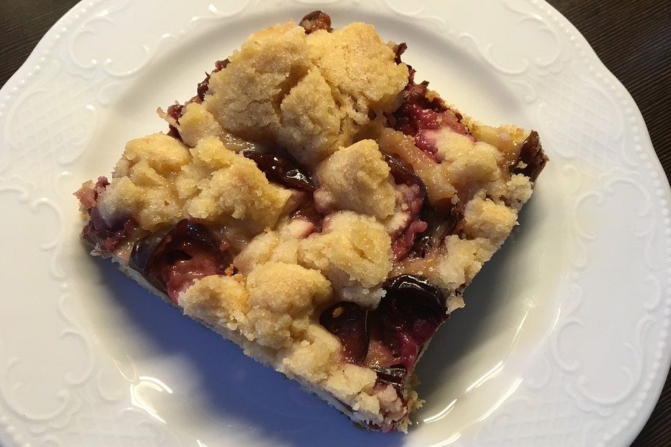 Omas Streusel - Zwetschgenkuchen mit Mürbteig