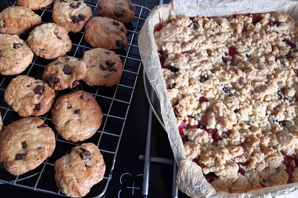 Omas Streusel - Zwetschgenkuchen mit Mürbteig