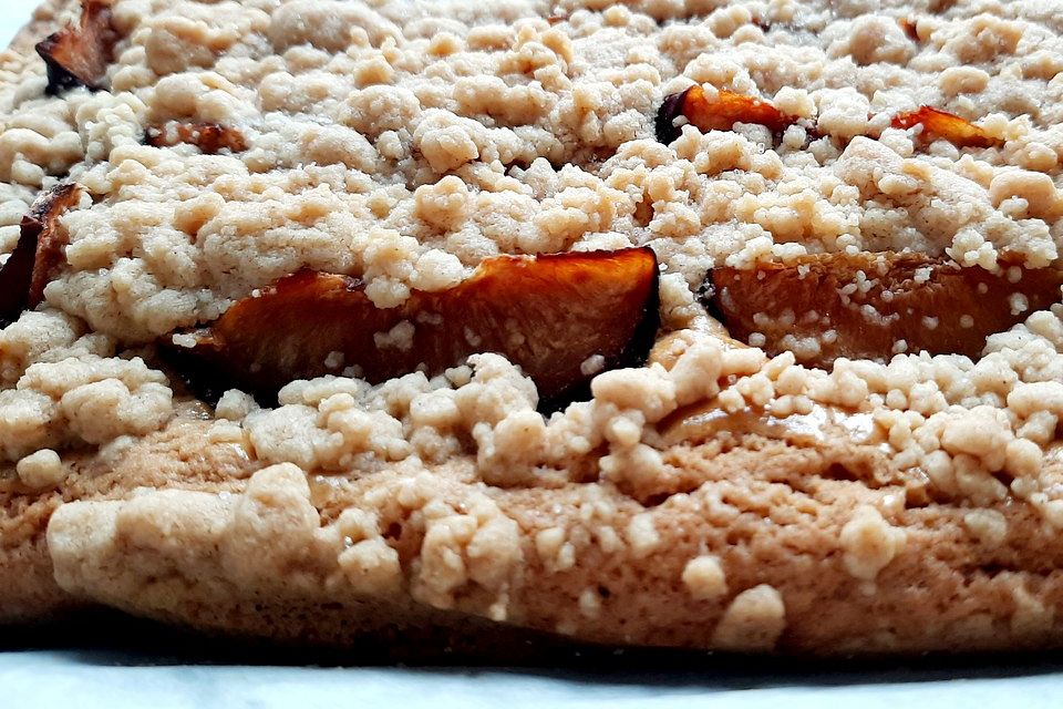 Omas Streusel - Zwetschgenkuchen mit Mürbteig