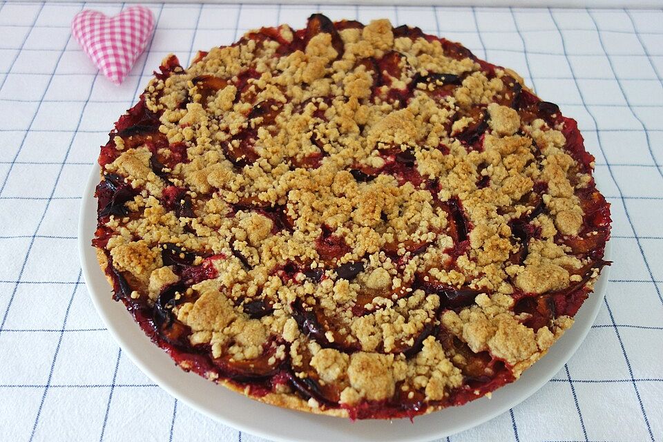 Omas Streusel - Zwetschgenkuchen mit Mürbteig