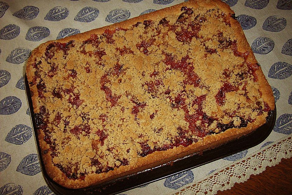 Omas Streusel - Zwetschgenkuchen mit Mürbteig