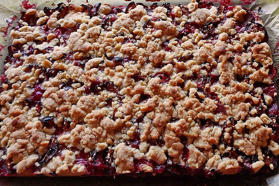 Omas Streusel - Zwetschgenkuchen mit Mürbteig