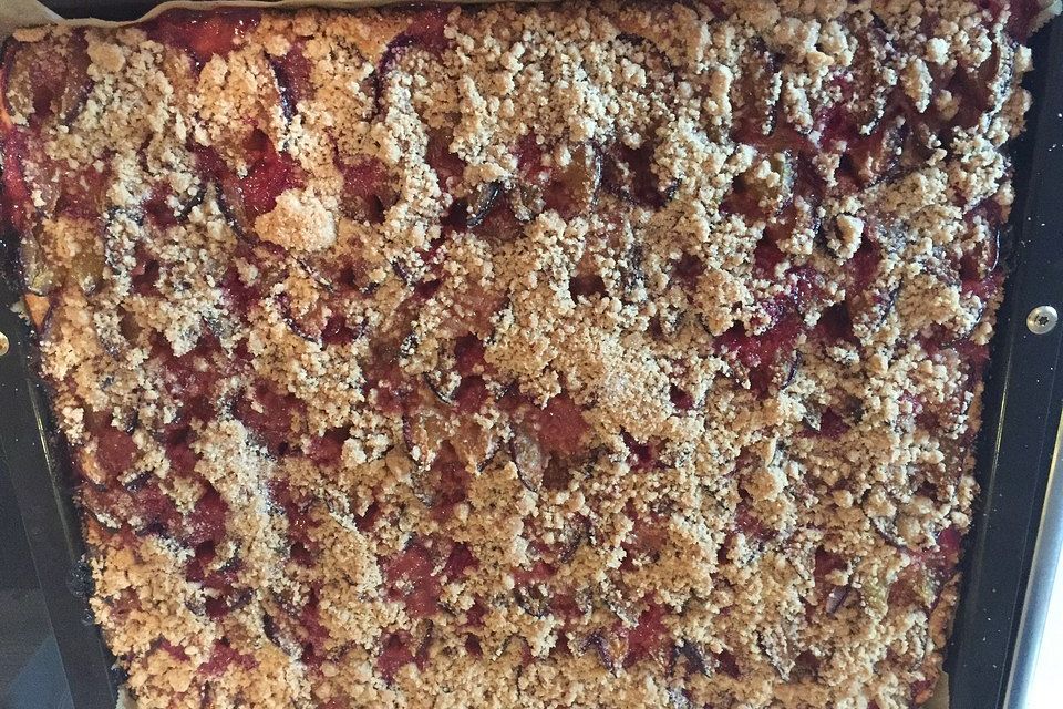 Omas Streusel - Zwetschgenkuchen mit Mürbteig