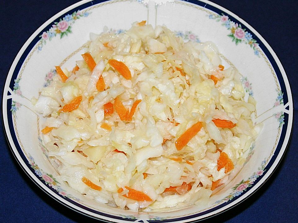 Schnelles selbst gemachtes Sauerkraut nach russischer Art| Chefkoch