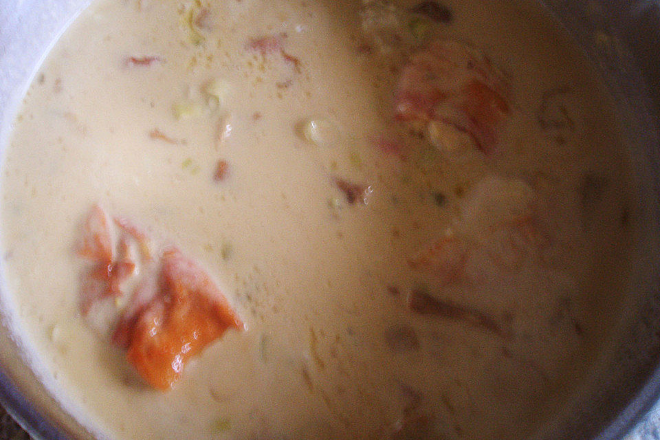 Schweinemedaillons im Parmaschinkenmantel mit Steinpilz-Gorgonzola-Sauce