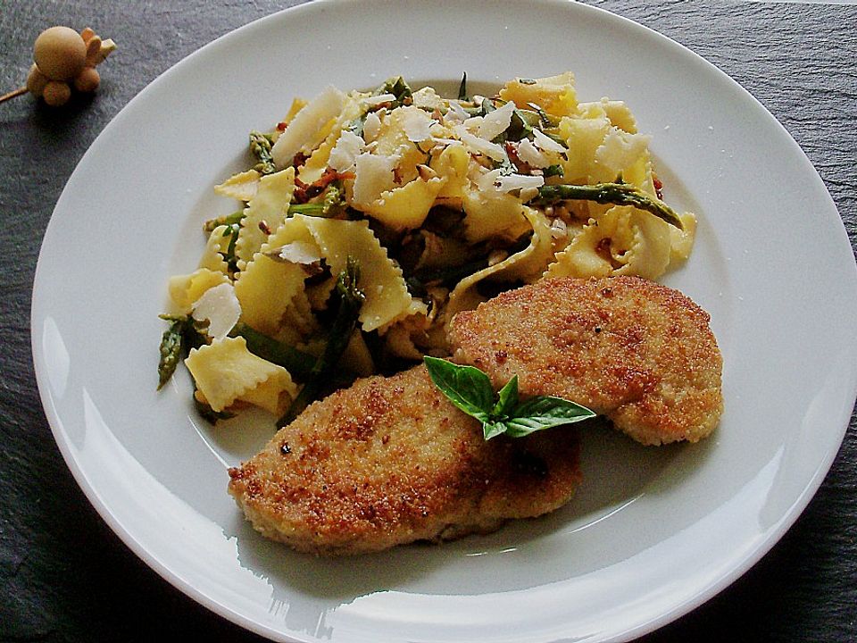 Parmesan - Schnitzel und Nudeln von Lena4ka| Chefkoch