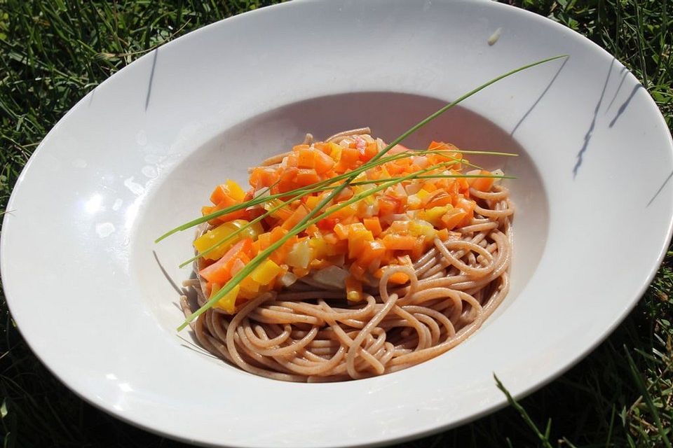 Spaghetti mit Karotten - Paprika - Sauce