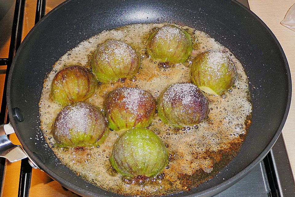 Karamellisierte Feigen mit Madeira - Balsamico - Reduktion