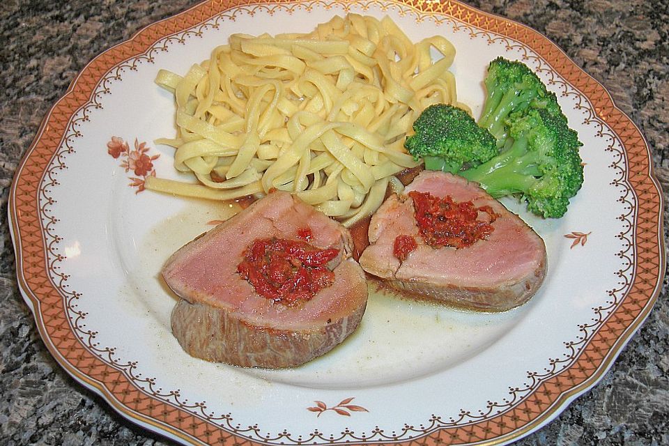 Gefülltes Schweinefilet mediterran