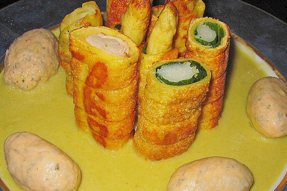 Spargel - Mangold - Rollen auf Weißweinsauce mit Lachsnockerl