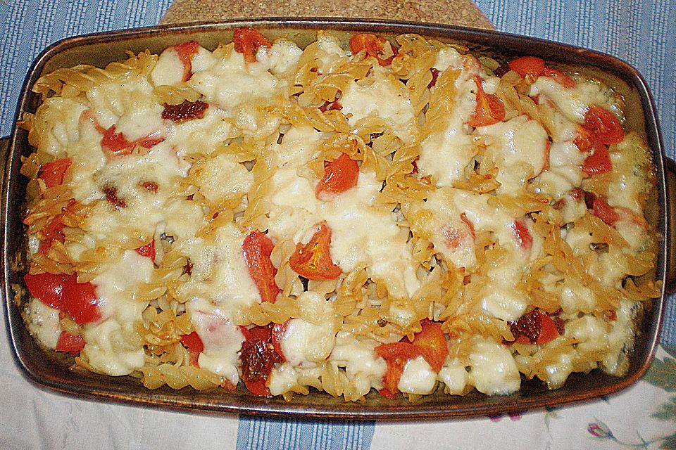 Nudelgratin mit Tomaten