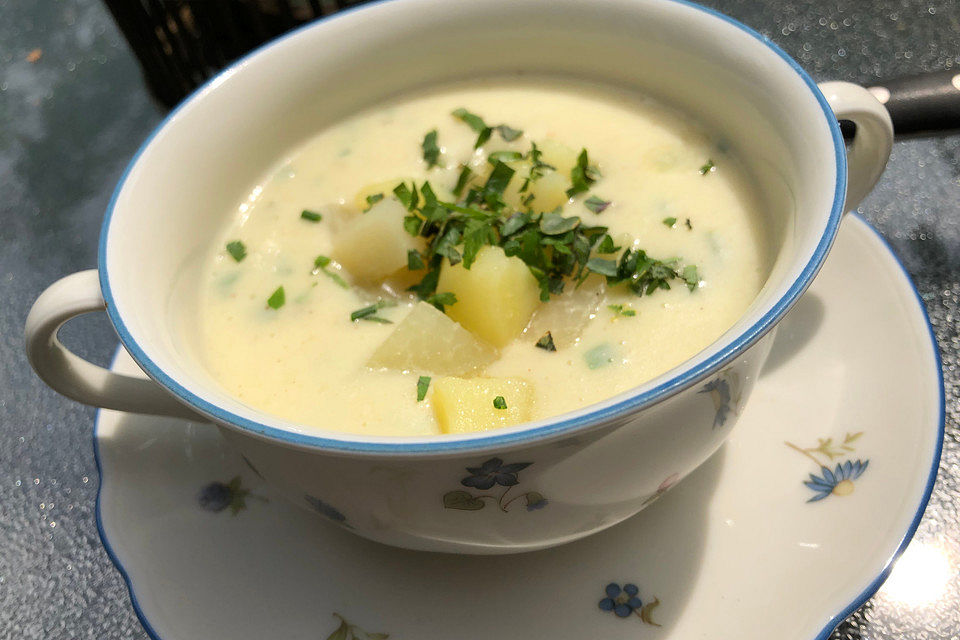 Kohlrabisuppe mit Kartoffeln