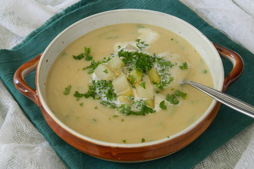 Kohlrabisuppe mit Kartoffeln