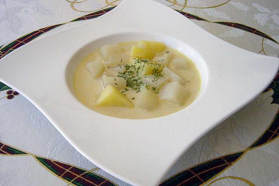 Kohlrabisuppe mit Kartoffeln