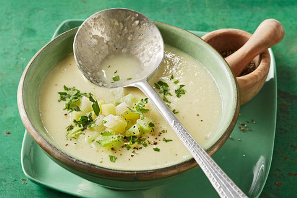 Kohlrabisuppe mit Kartoffeln