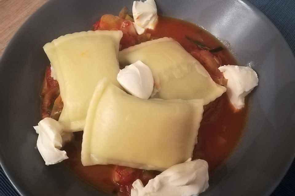 Maultaschen mit Lauch - Tomaten - Gemüse