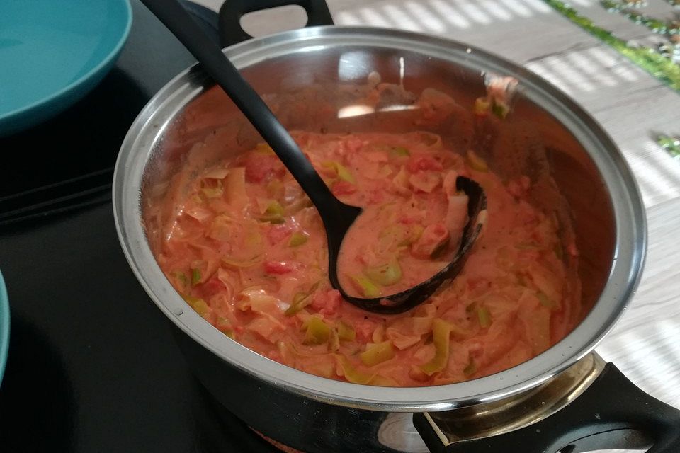 Maultaschen mit Lauch - Tomaten - Gemüse