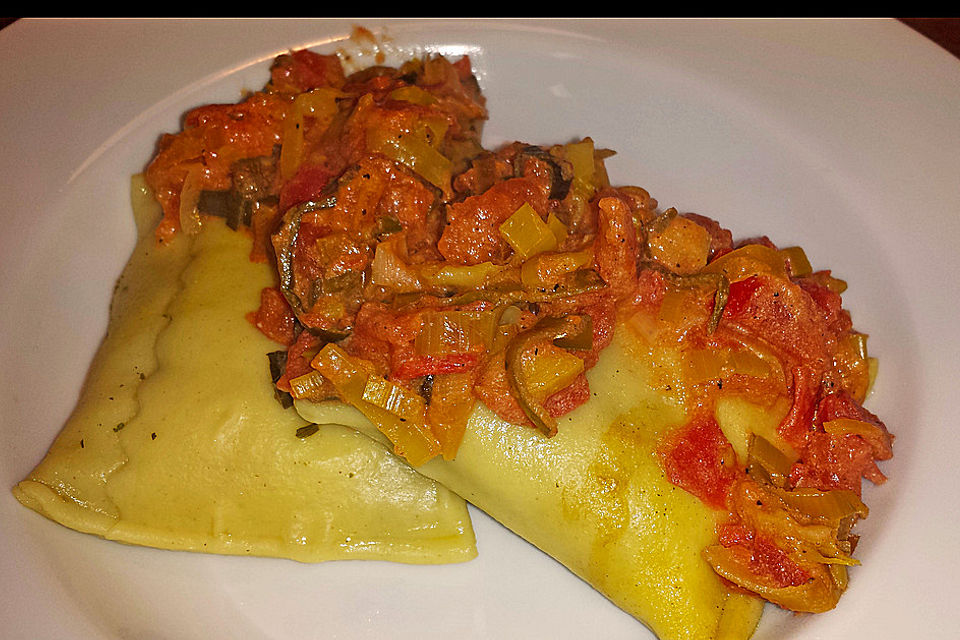 Maultaschen mit Lauch - Tomaten - Gemüse