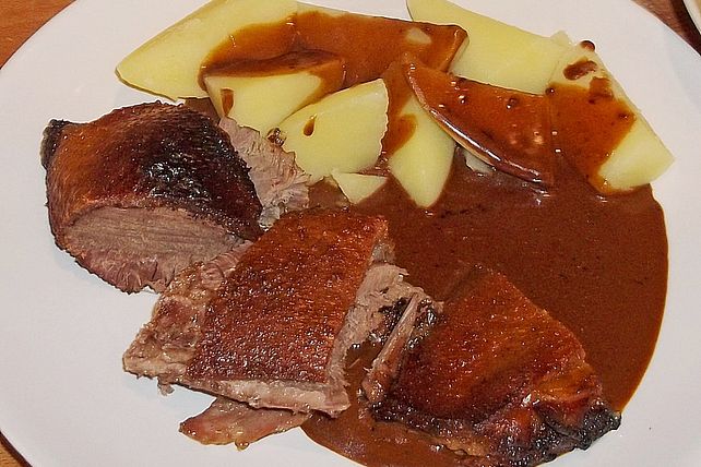 Gänsebraten nach Großmutters Art von EvaS| Chefkoch