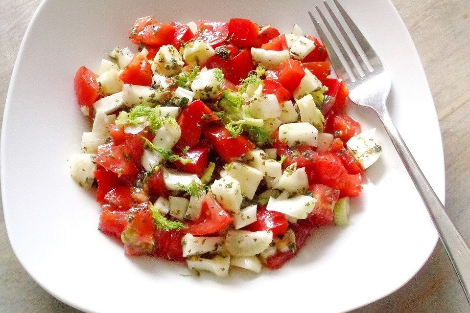 Fenchelsalat mit Paprika und Tomaten