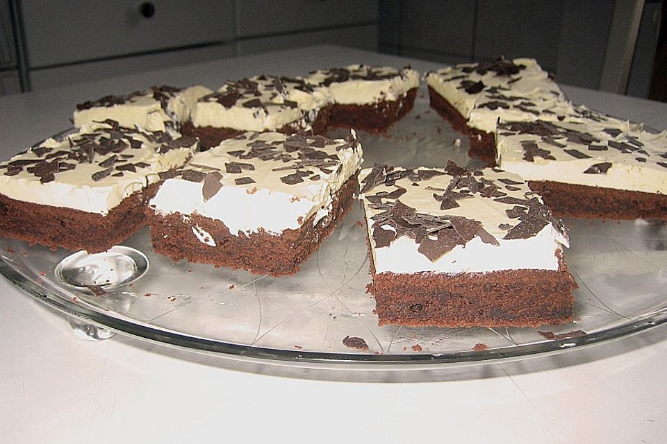 Eierlikörkuchen mit Schokoboden