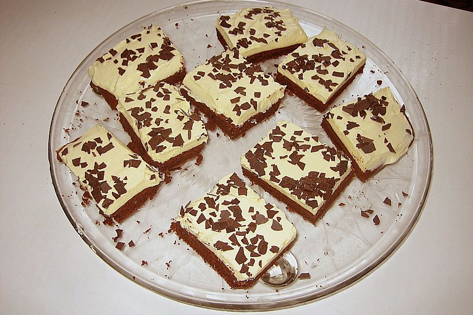 Eierlikörkuchen mit Schokoboden