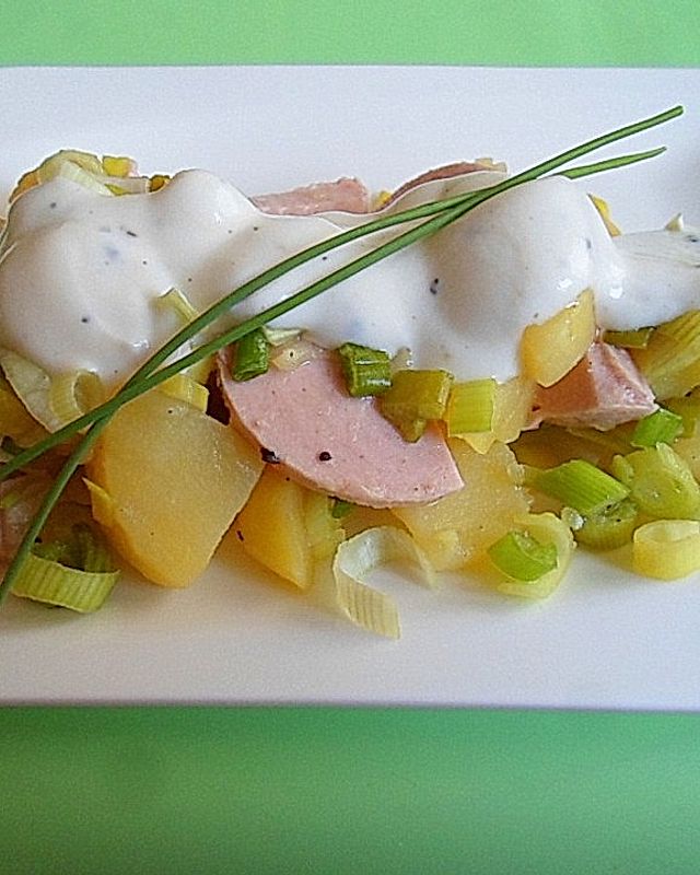 Kartoffelsalat mit Fleischwurst und Kümmel