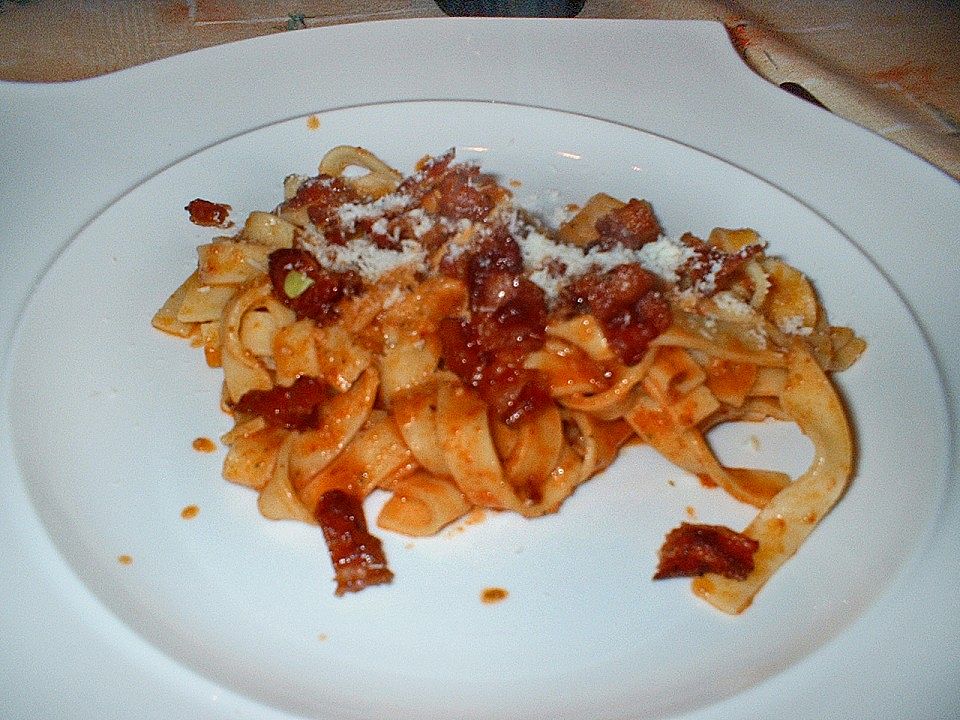 Pasta mit Pesto Rosso - Sauce und Bacon von chaosqueen3011| Chefkoch