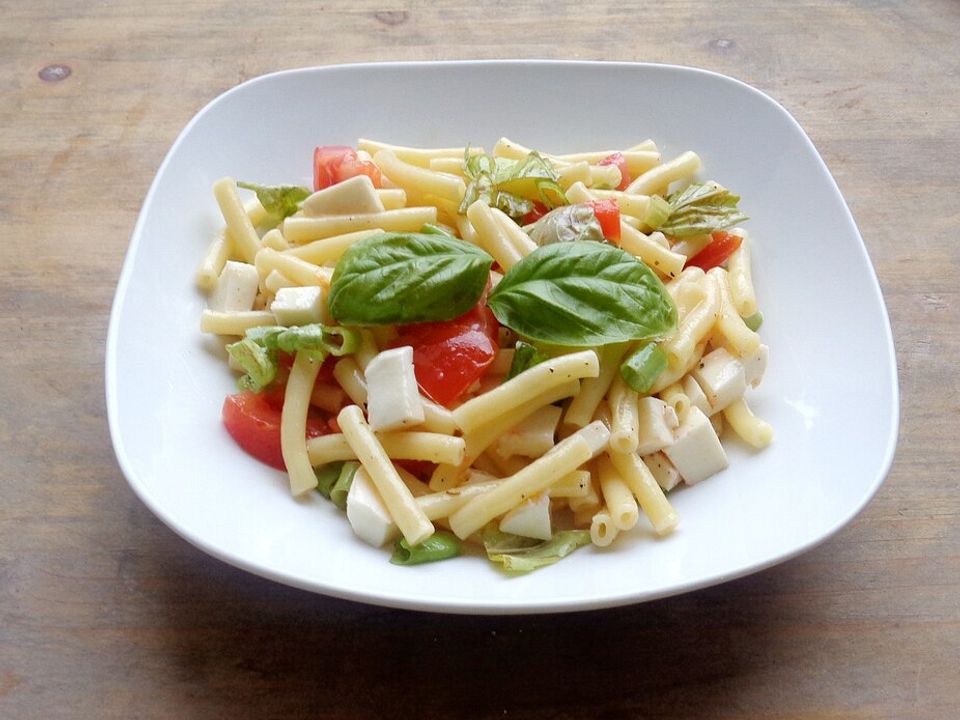 Farfalle - Tomaten - Mozzarella - Salat von ischilein| Chefkoch