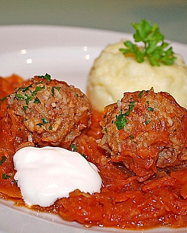 Ungarische Takart mit Sauerkraut