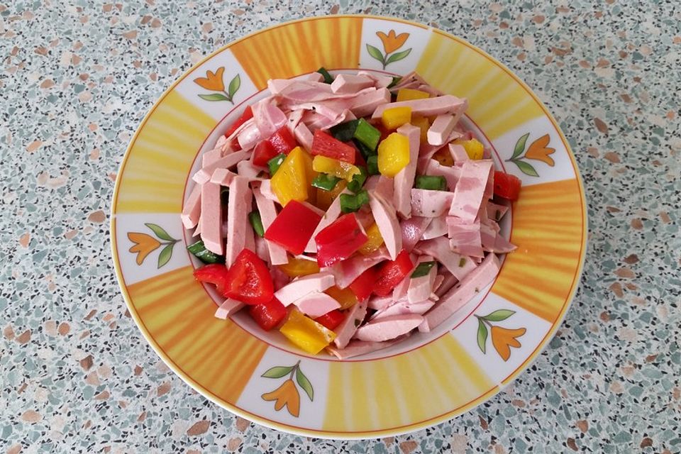 Wurstsalat mit Paprika