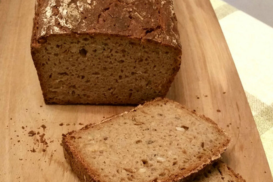 Roggenflockenbrot mit Malzbier und Sauerteig