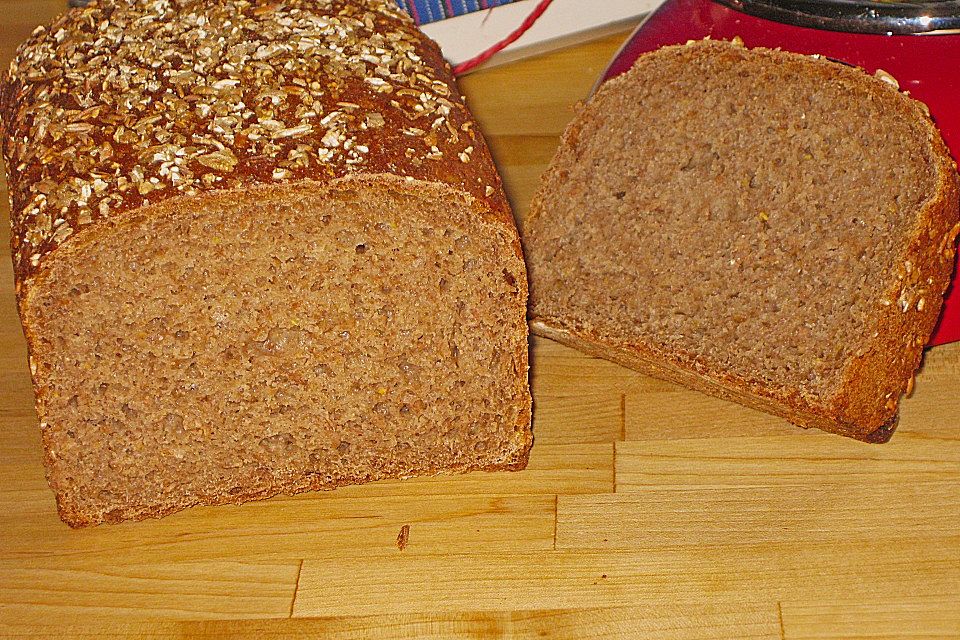 Roggenflockenbrot mit Malzbier und Sauerteig