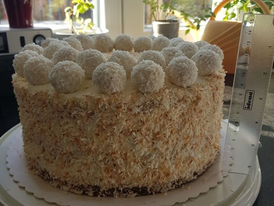 Kokos - Raffaello - Torte mit Nougat und Marzipan von SiBu79| Chefkoch