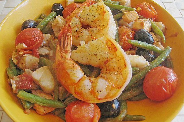 Mediterraner Fischtopf mit Bohnen, Oliven und Tomaten von schrat| Chefkoch