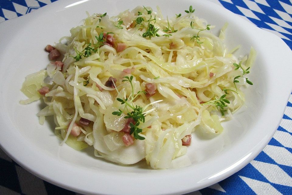 Bayrischer Krautsalat mit Speck