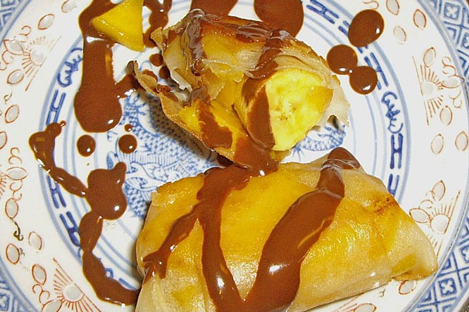 Banana und Mango Springroll mit Kokos - Schoko - Ganache