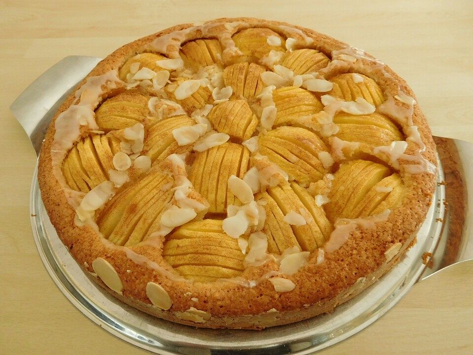 Blitz - Apfel - Mandel - Kuchen mit Punschguss von Juulee| Chefkoch
