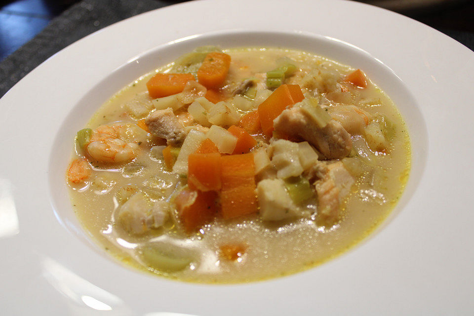 Gemüse-Fisch-Suppe