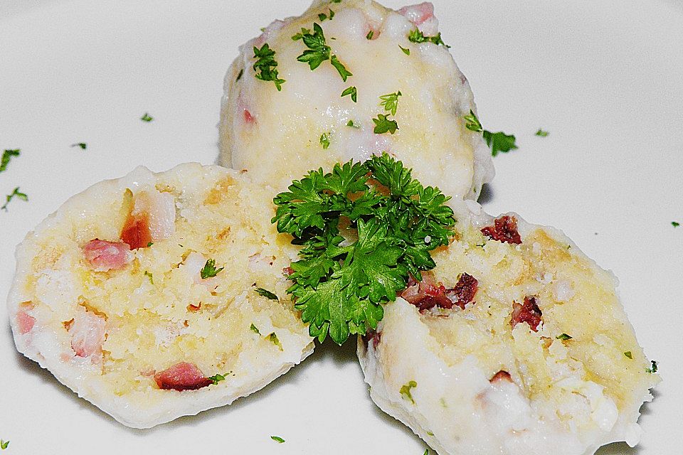 Schinkenspeck - Grieß Knödel Schinkenspeck - Grieß Knödel
